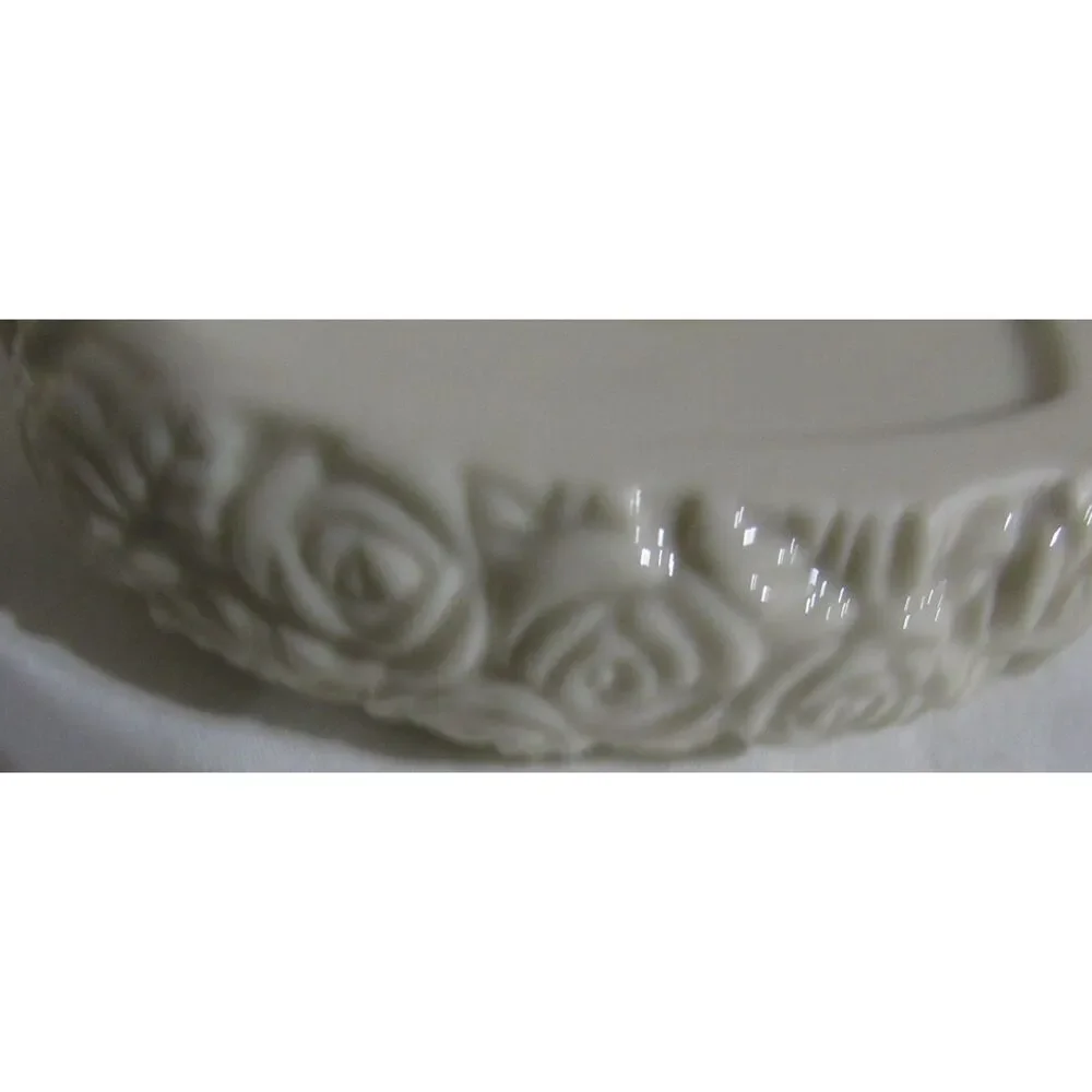 Lenox Heart trinket box China 24 karat gold trim off white Roses